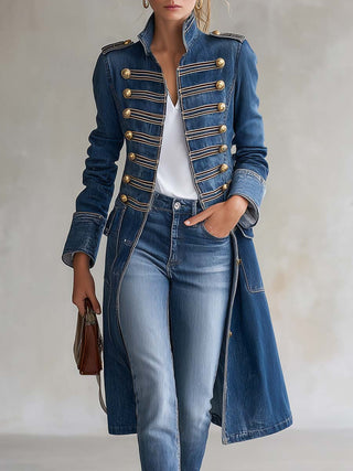 Victorine | Manteau long en jean style militaire à boutons dorés