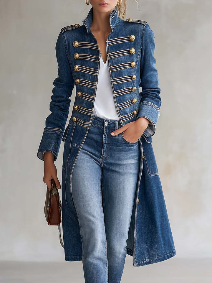 Victorine | Manteau long en jean style militaire à boutons dorés