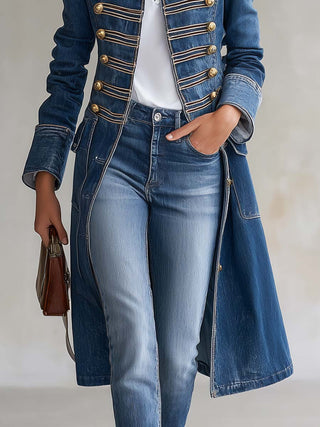 Victorine | Manteau long en jean style militaire à boutons dorés