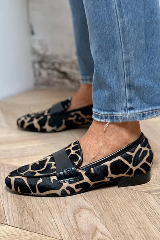 Hildemor | Giraffe-print loafers with black leather trim