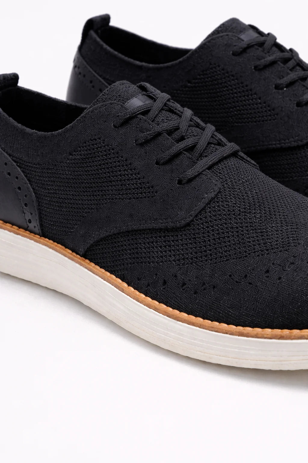 MESH SNEAKERS