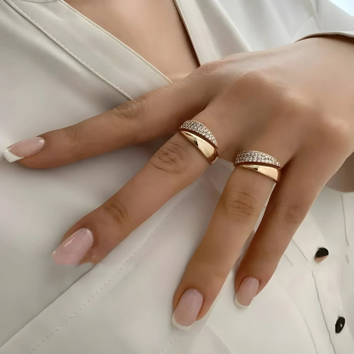 Justine | Bague élégante ornée de pierres scintillantes