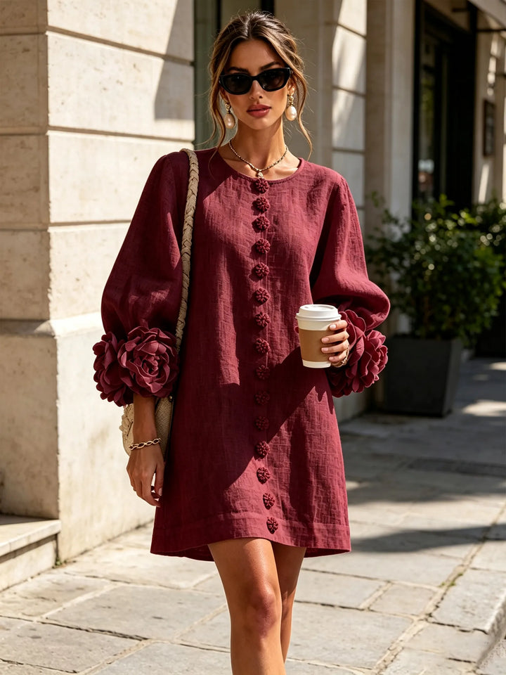 Valentine | Robe courte à boutons fleurs et manches volumineuses
