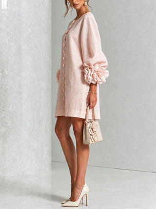 Valentine | Robe courte à boutons fleurs et manches volumineuses