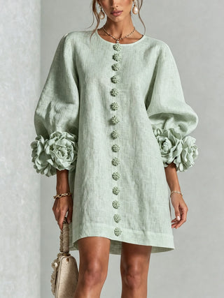 Valentine | Robe courte à boutons fleurs et manches volumineuses