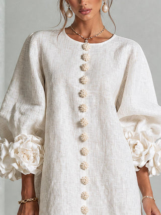 Valentine | Robe courte à boutons fleurs et manches volumineuses