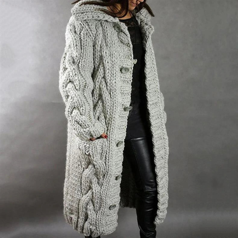 Hermine | Manteau long en grosse maille torsadée à capuche