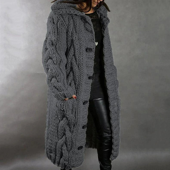 Hermine | Manteau long en grosse maille torsadée à capuche