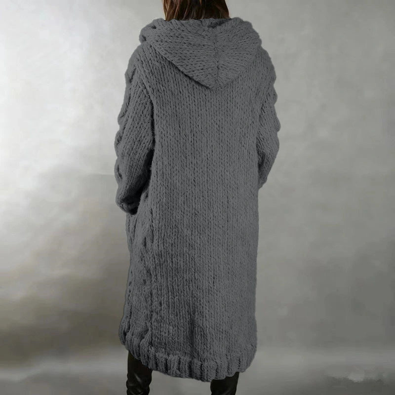 Hermine | Manteau long en grosse maille torsadée à capuche