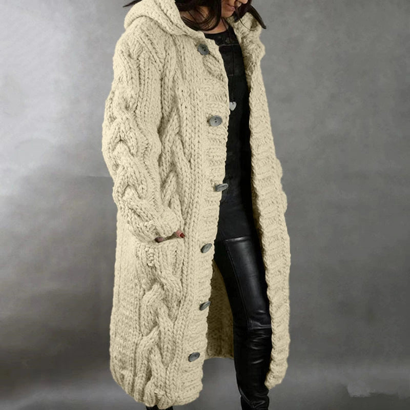 Hermine | Manteau long en grosse maille torsadée à capuche