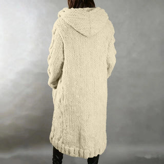 Hermine | Manteau long en grosse maille torsadée à capuche
