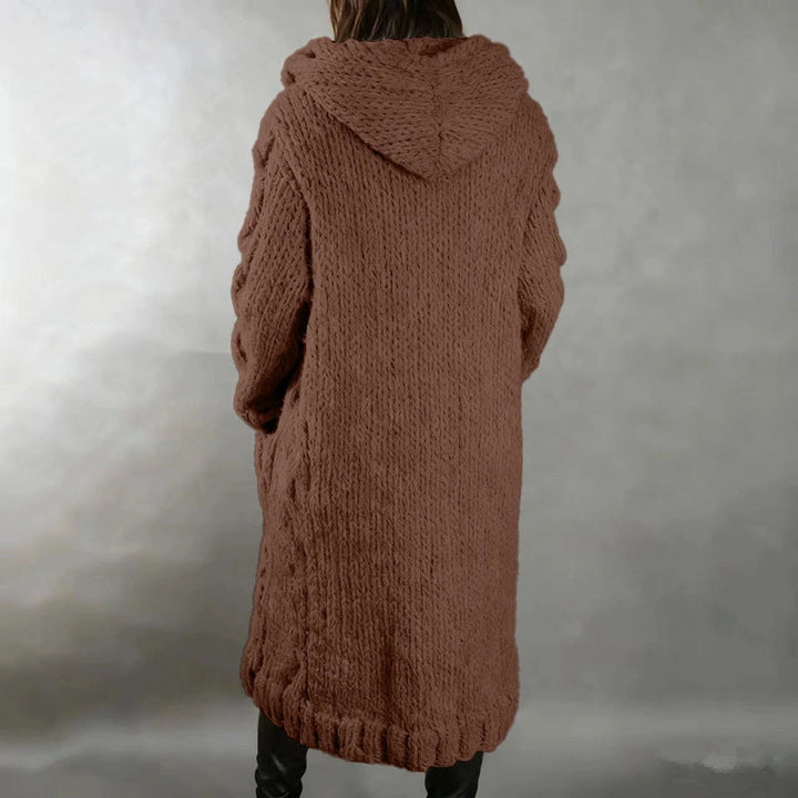 Hermine | Manteau long en grosse maille torsadée à capuche