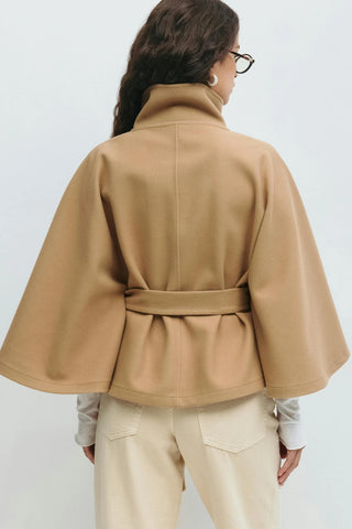 Coralie | Manteau cape ceinturé à col montant