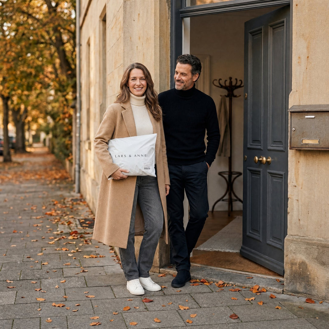 Couple avec un colis Lars & Anne