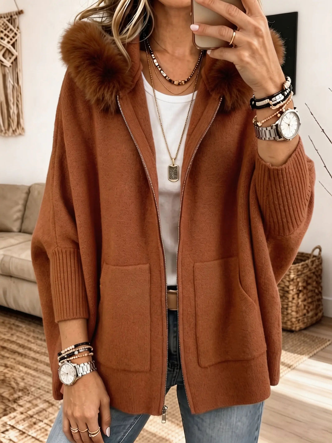 Morgane | Veste en maille à capuche fourrée