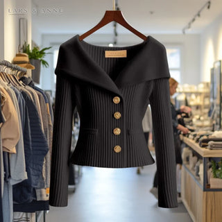 Quitterie – gilet cintré en maille côtelée à boutons