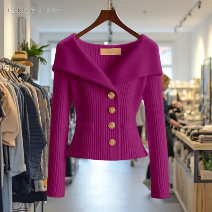 Quitterie – gilet cintré en maille côtelée à boutons