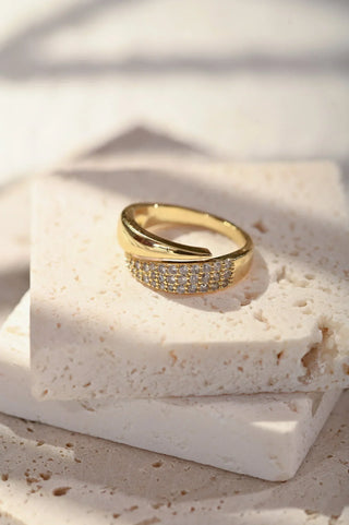 Elina | Bague élégante ornée de pierres scintillantes