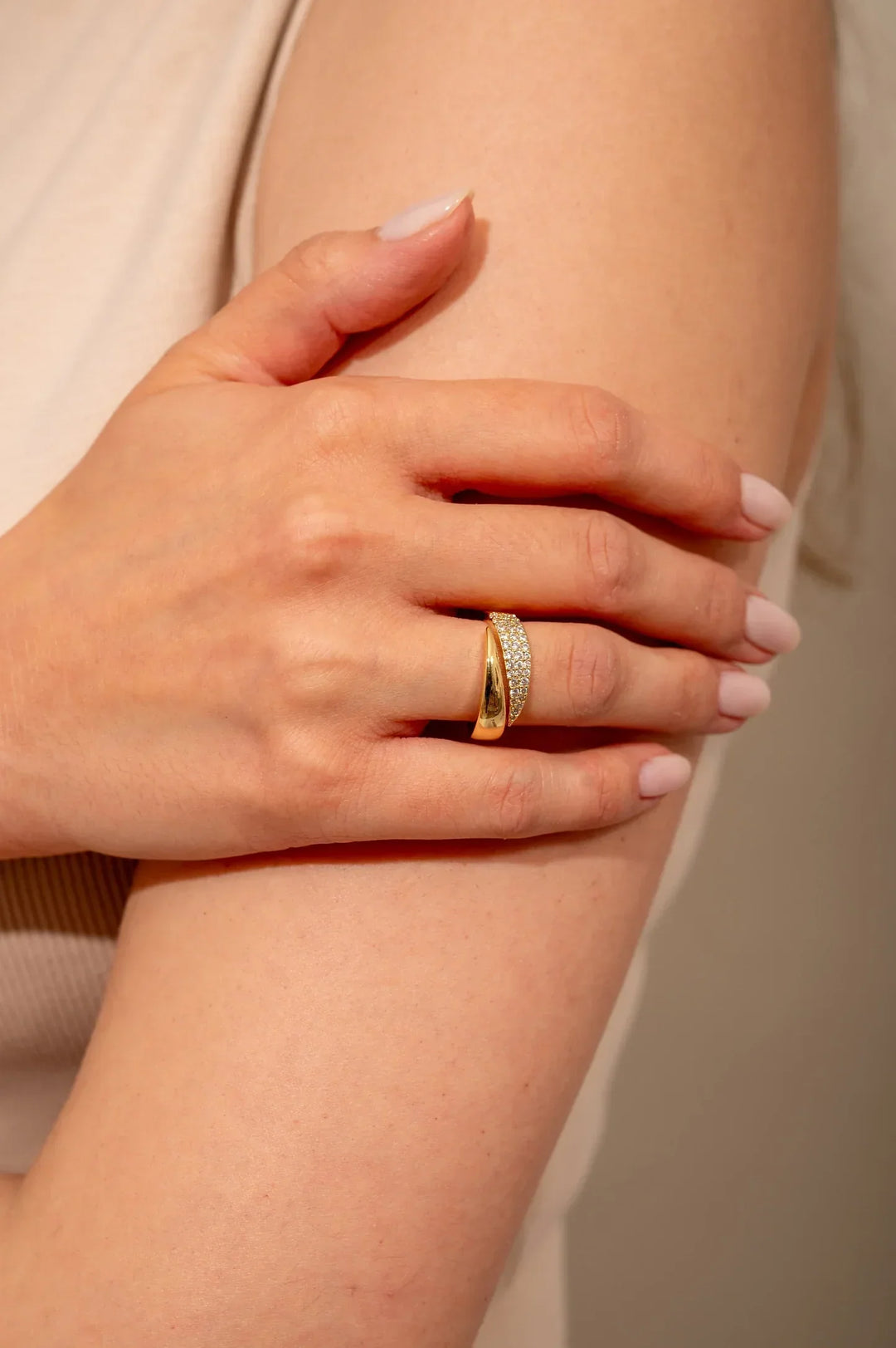 Elina | Bague élégante ornée de pierres scintillantes